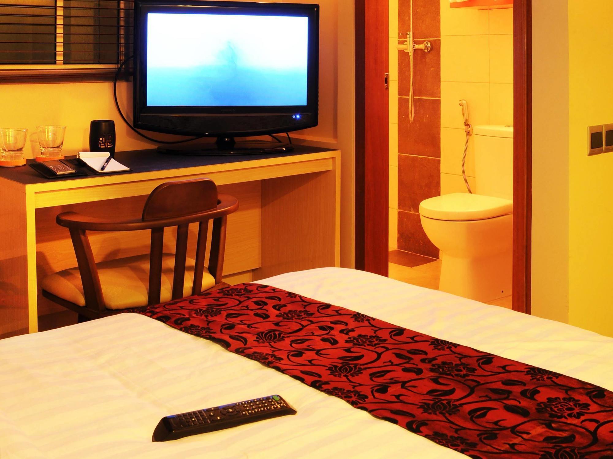 แอลวิส บูทีค โฮเต็ล Hotel มาเล ภายนอก รูปภาพ