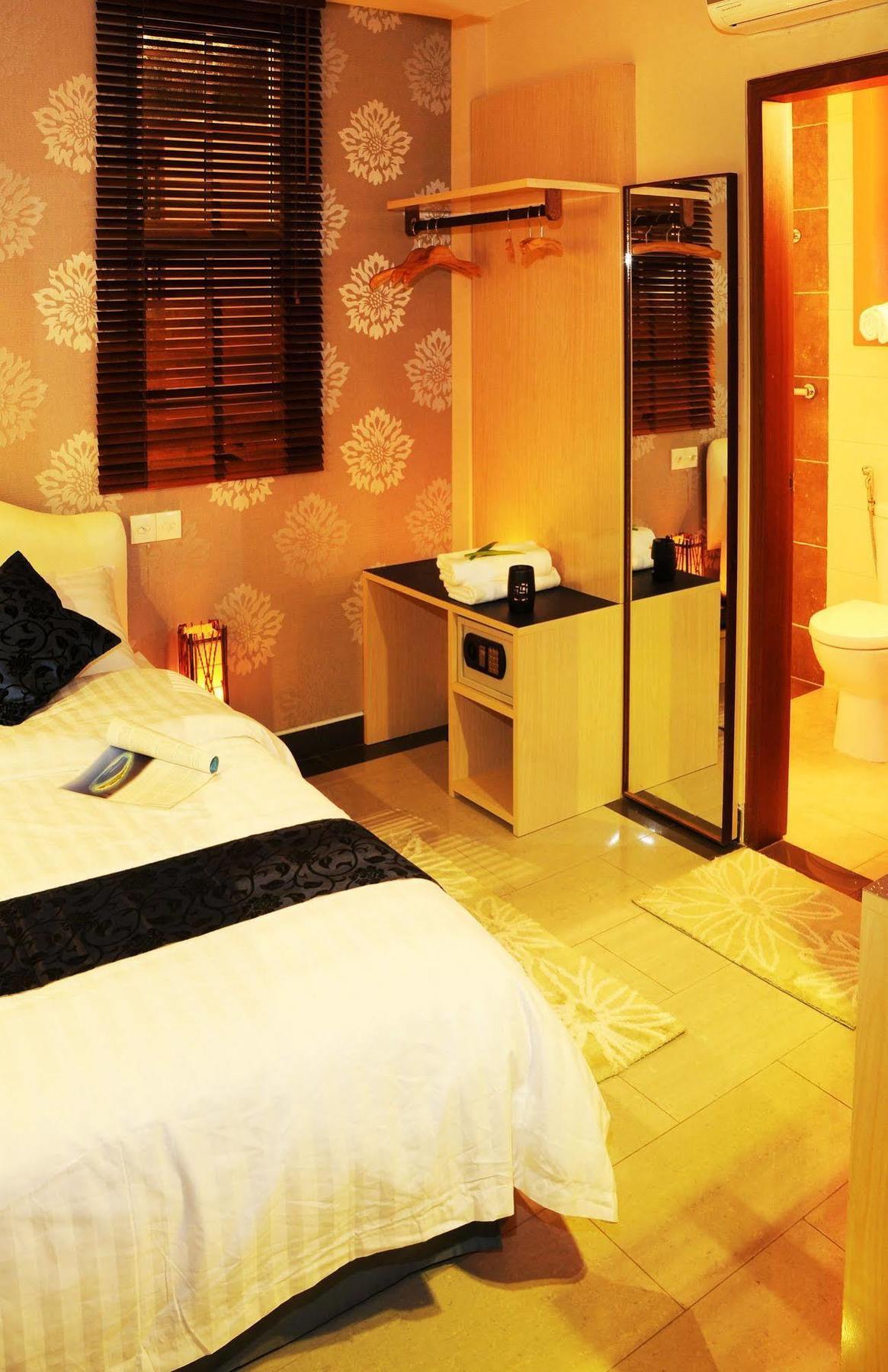 แอลวิส บูทีค โฮเต็ล Hotel มาเล ภายนอก รูปภาพ